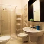 Guest house Primo Piano - Policlinico 3*