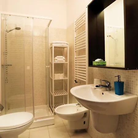 Guest house Primo Piano - Policlinico 2*
